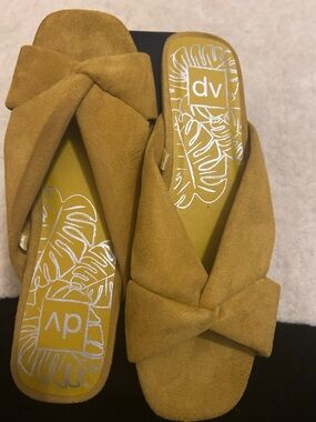 Dolce Vita Mustard Knot Slide Sandals